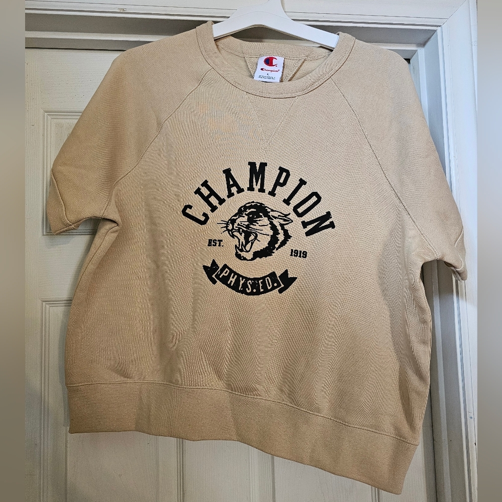NWT Champion Rec Center Cropped Raglan Short Sleeve Beige Pullover. Size:L.